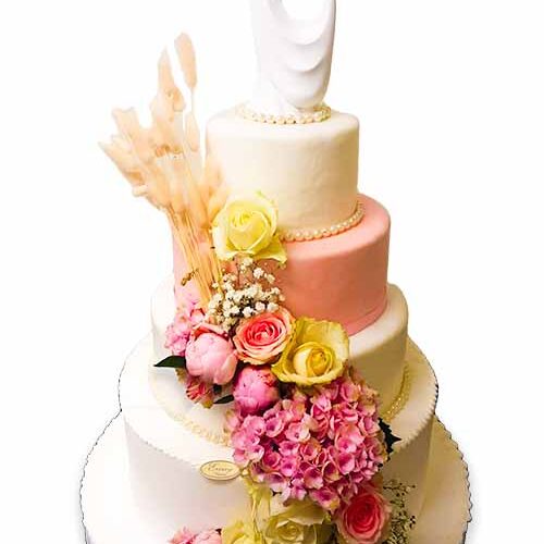 Pi Ce Mont E Wedding Cake Boutique Erisay Traiteur