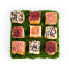 Les cubics - Cubic de Cantal au caramel de sésame présenté sur un carré de gazon Cocktail 32 pièces - Froides et chaudes - Genièvre 20 pièces - Classique et Prestige Anniversaire - "Charmeur" et "Chaleureux"