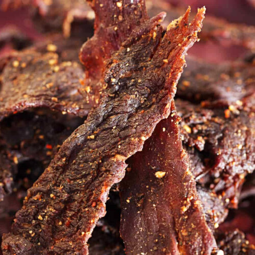 VÉRITABLE AMERICAN JERKY (100G). Vue en gros plans du véritable American Jerky.