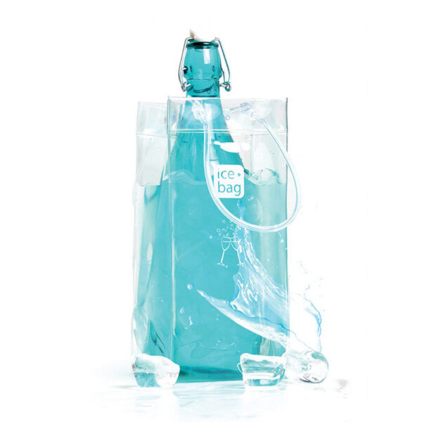 Bouteille en verre bleue dans ice bag transparent