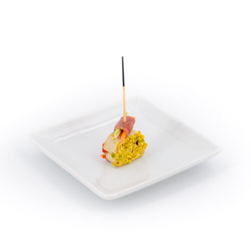 L'Œuf et la Poule, pièce cocktail présentée sur une petite assiette carrée Cocktail Prestige 13 pièces - Froides - "Délectable"