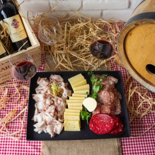 Planche mixte charcuterie : chorizo, jambon truffé, cantal et saucisson