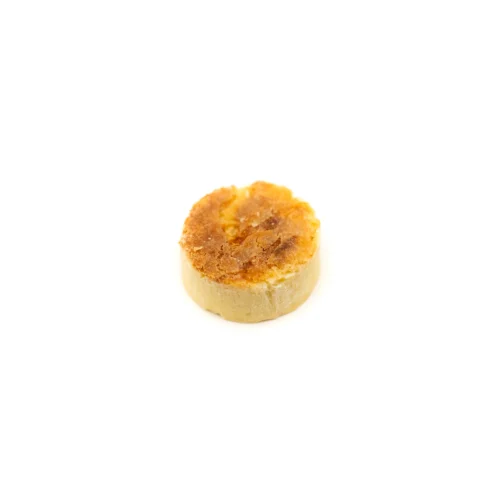 Moelleux de bruccio et menthe sur fond blanc