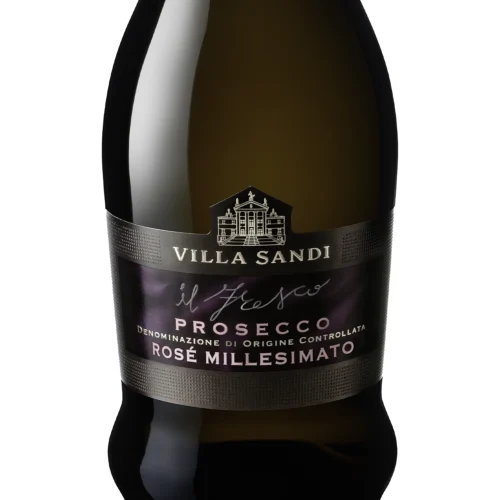Bouteille de Prosecco Doc Rosé Brut sur fond blanc gros plan
