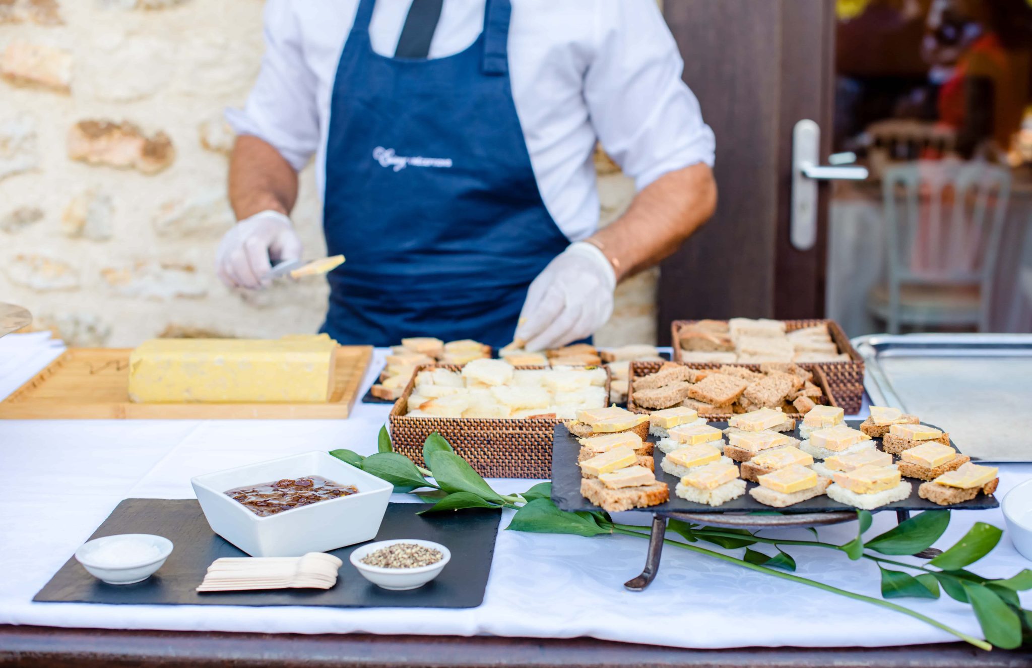 Animation culinaire foie gras sur des toasts.