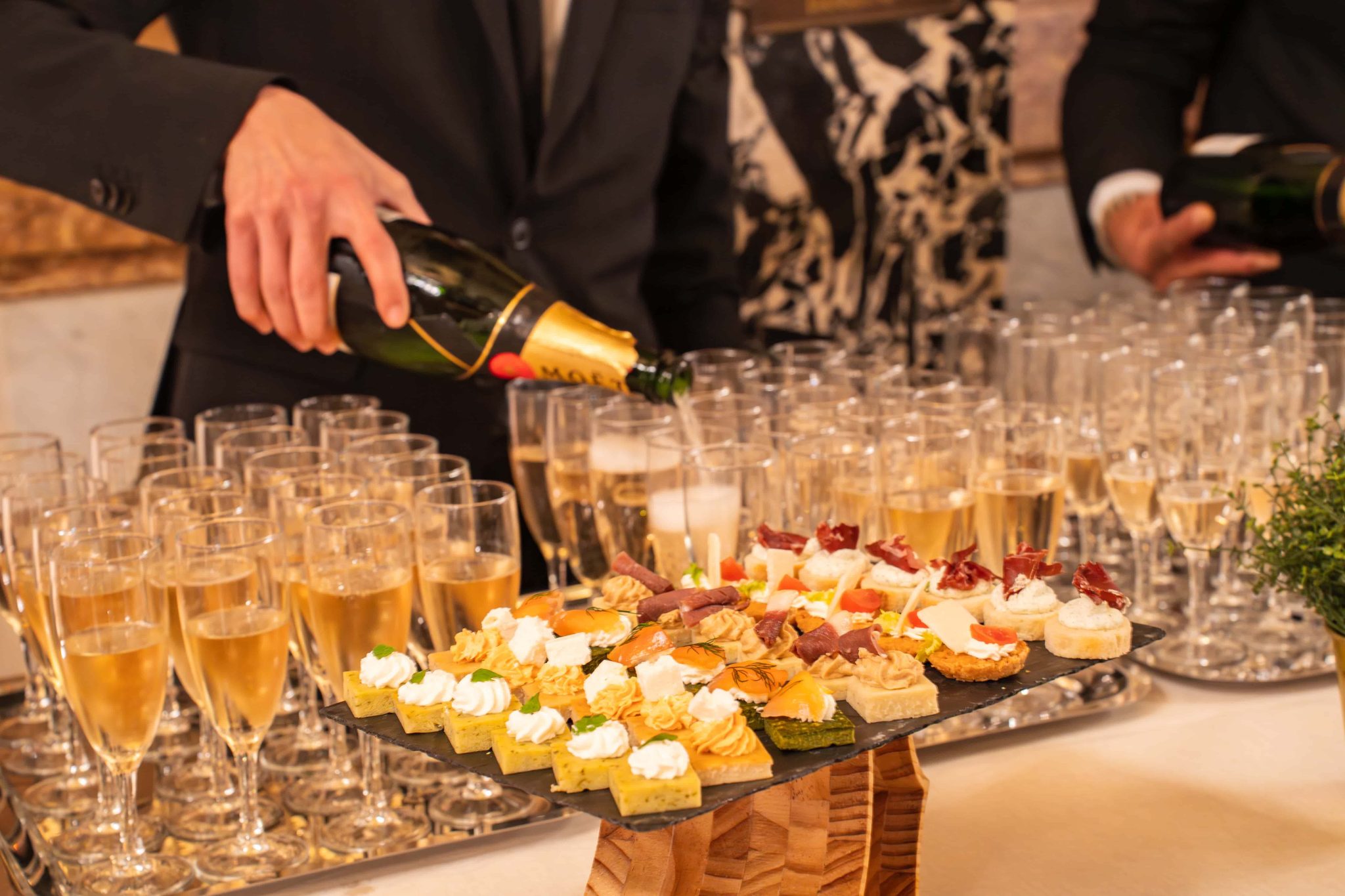 Service champagne Bal de l'X 2026.