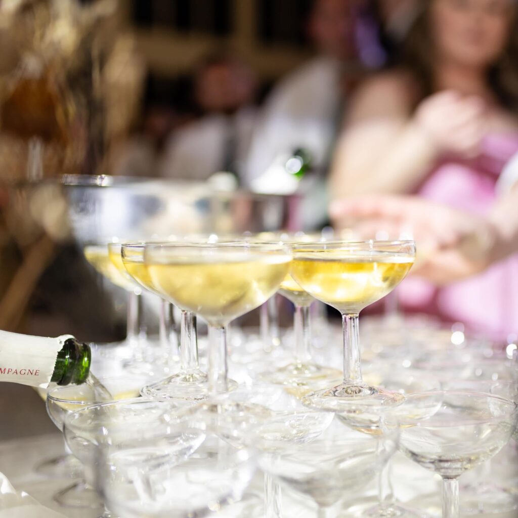 Couverture article cocktail dînatoire à Paris.